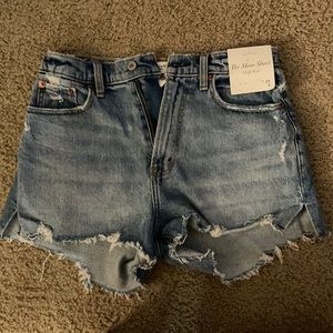 Abercrombie High Rise Mom Short Curve Love